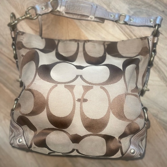 COACH bag Large Tote - Picture 1 of 13